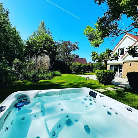 Villa Calma Rust Ruimte Luxe Inclusief Private Jacuzzi Zeewolde Exterior photo
